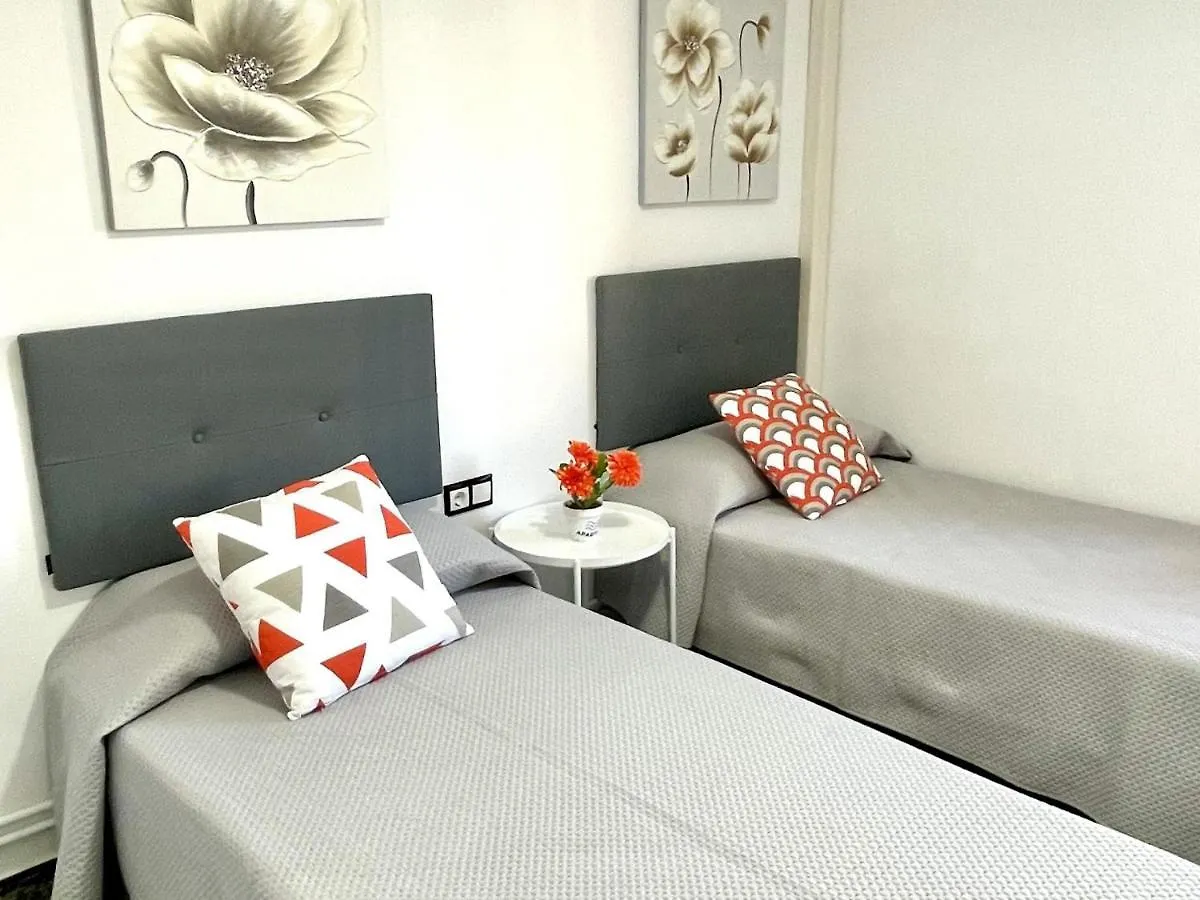 Apartbeach El Carrilet Centrico Y Luminoso 레우스