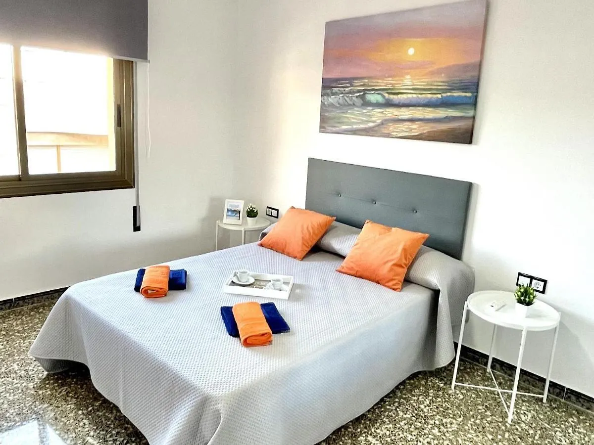 Apartbeach El Carrilet Centrico Y Luminoso 레우스