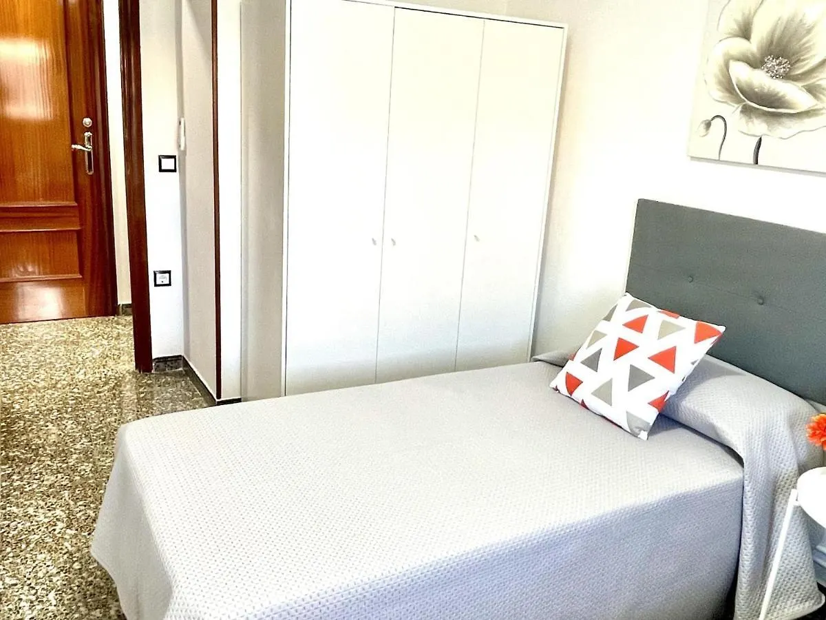 Apartbeach El Carrilet Centrico Y Luminoso 레우스 0*,  스페인